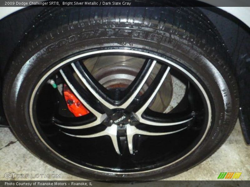 Bright Silver Metallic / Dark Slate Gray 2009 Dodge Challenger SRT8