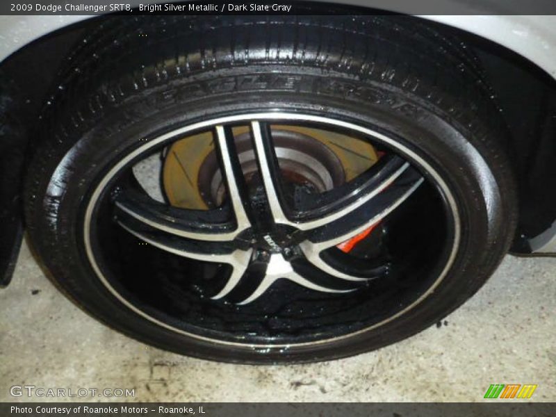 Bright Silver Metallic / Dark Slate Gray 2009 Dodge Challenger SRT8