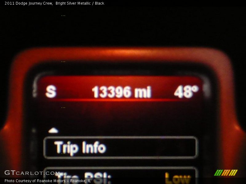 Bright Silver Metallic / Black 2011 Dodge Journey Crew