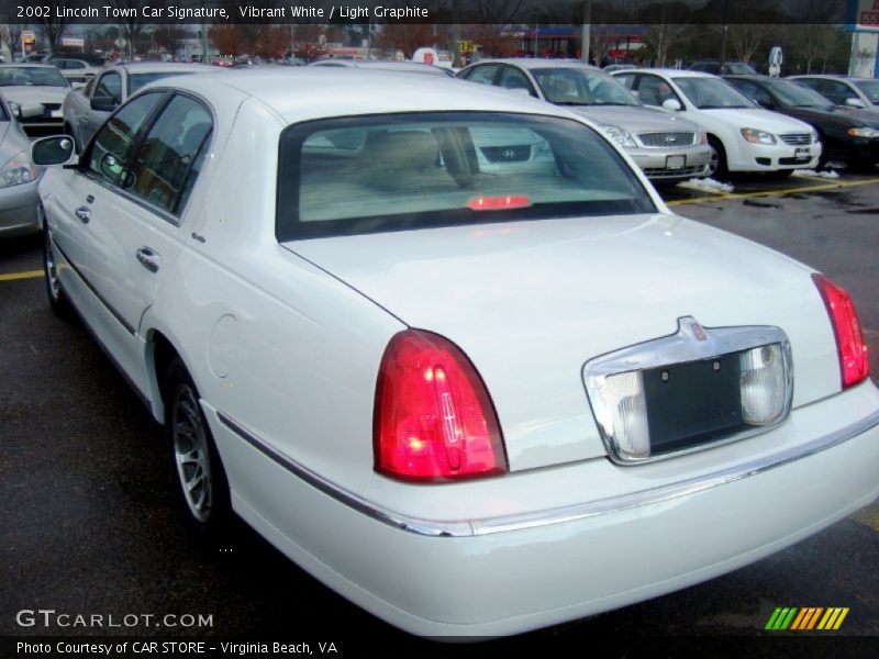 Vibrant White / Light Graphite 2002 Lincoln Town Car Signature