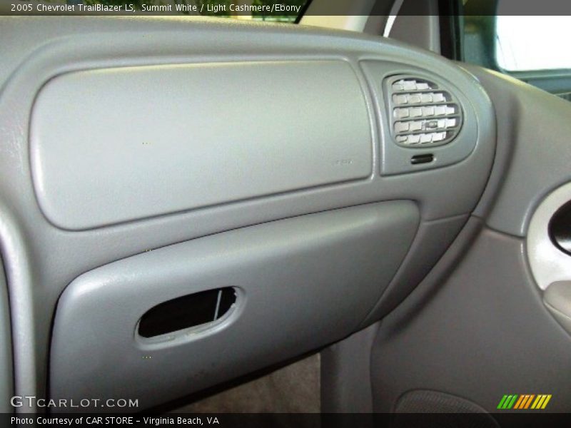 Summit White / Light Cashmere/Ebony 2005 Chevrolet TrailBlazer LS