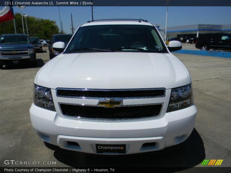Summit White / Ebony 2011 Chevrolet Avalanche LS