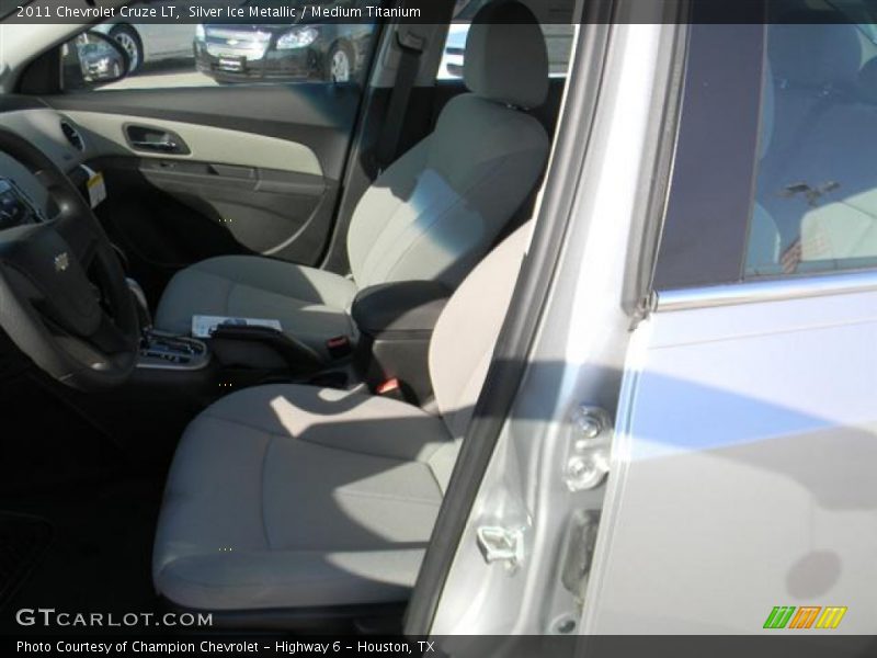 Silver Ice Metallic / Medium Titanium 2011 Chevrolet Cruze LT