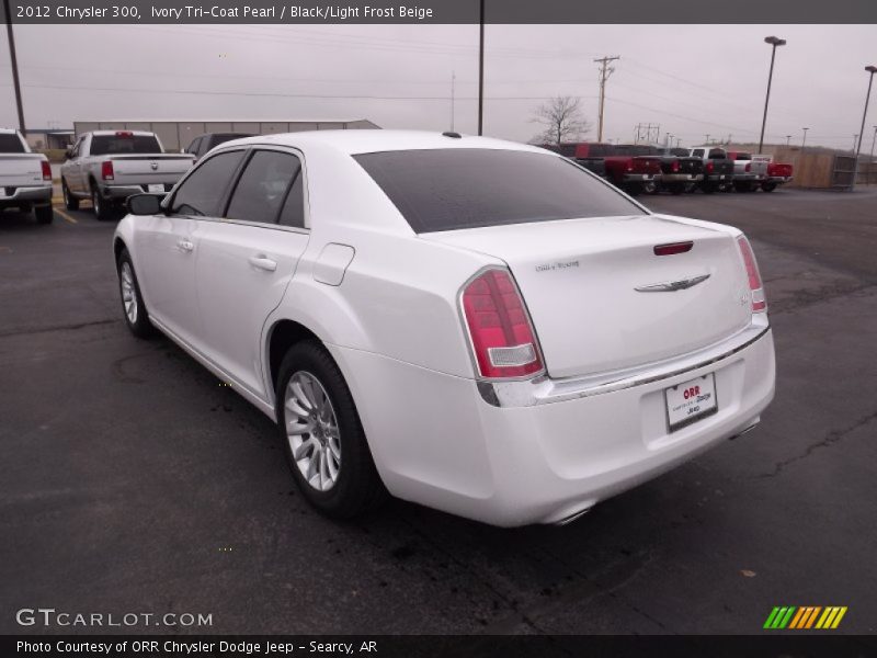 Ivory Tri-Coat Pearl / Black/Light Frost Beige 2012 Chrysler 300
