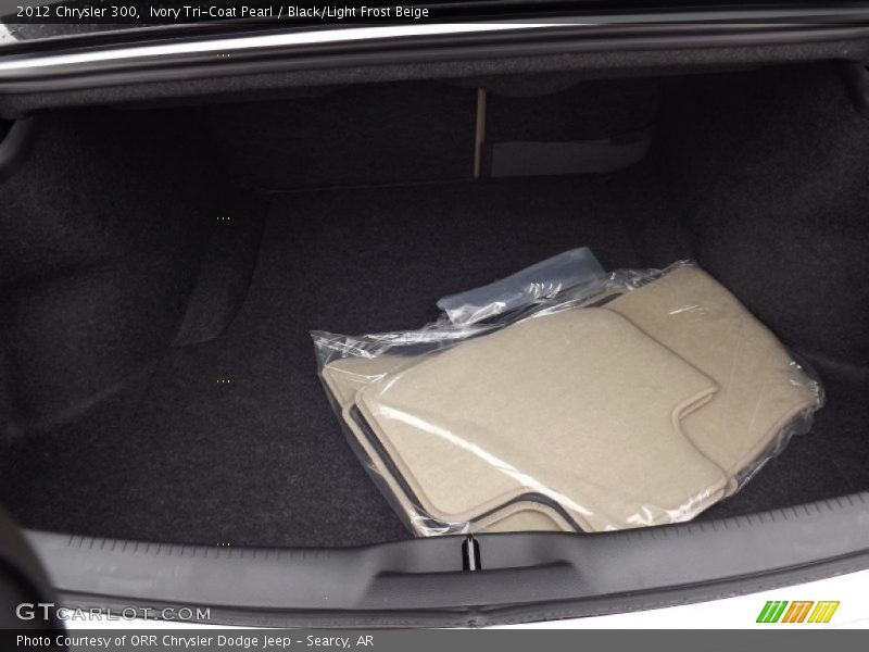Ivory Tri-Coat Pearl / Black/Light Frost Beige 2012 Chrysler 300