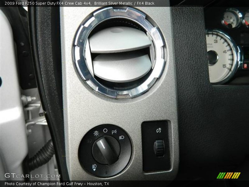 Brilliant Silver Metallic / FX4 Black 2009 Ford F250 Super Duty FX4 Crew Cab 4x4