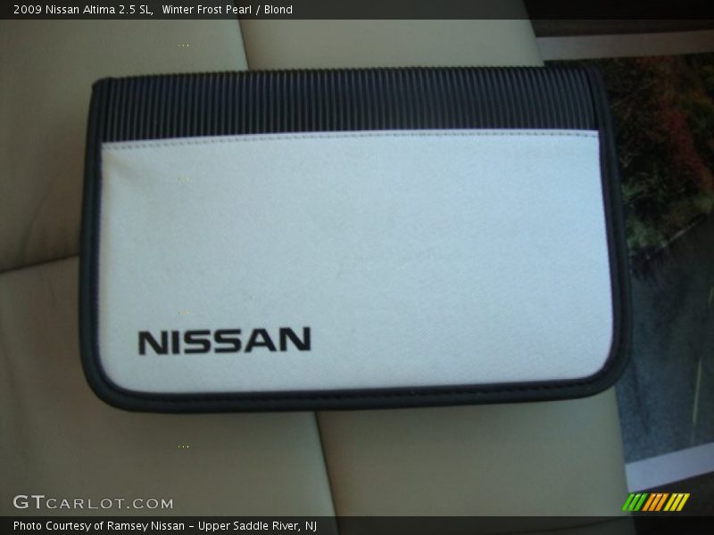 Winter Frost Pearl / Blond 2009 Nissan Altima 2.5 SL