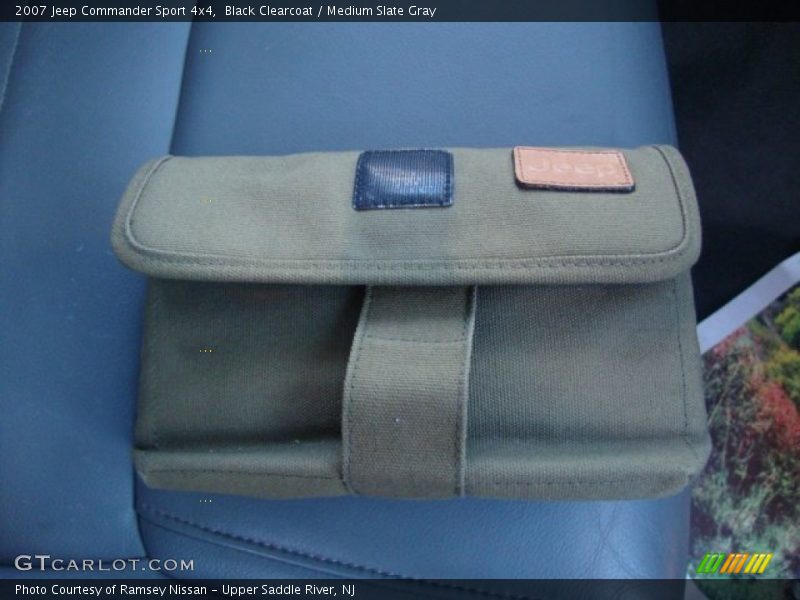 Black Clearcoat / Medium Slate Gray 2007 Jeep Commander Sport 4x4