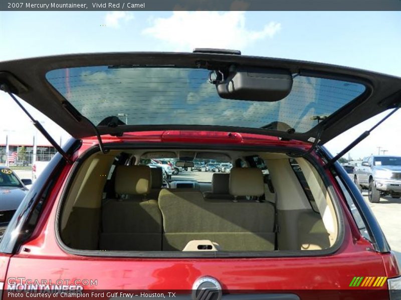 Vivid Red / Camel 2007 Mercury Mountaineer