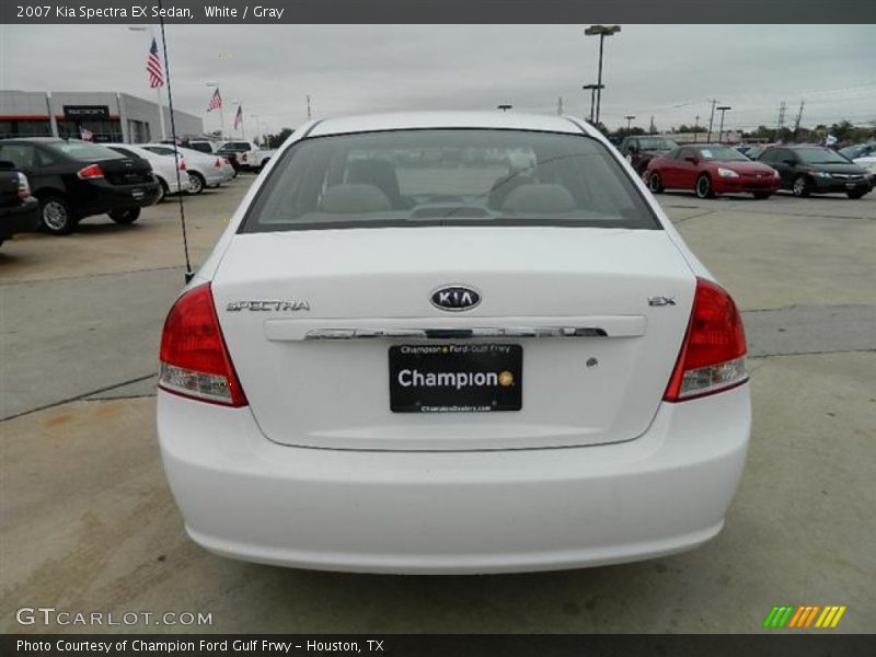White / Gray 2007 Kia Spectra EX Sedan
