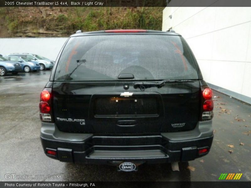 Black / Light Gray 2005 Chevrolet TrailBlazer LS 4x4