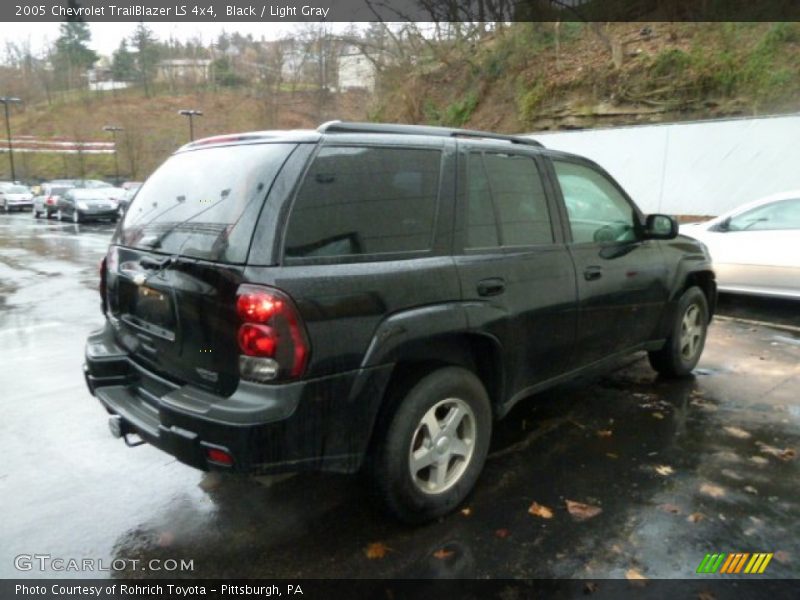 Black / Light Gray 2005 Chevrolet TrailBlazer LS 4x4