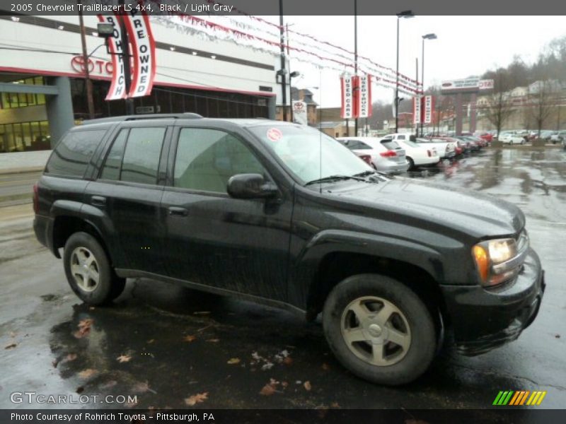 Black / Light Gray 2005 Chevrolet TrailBlazer LS 4x4