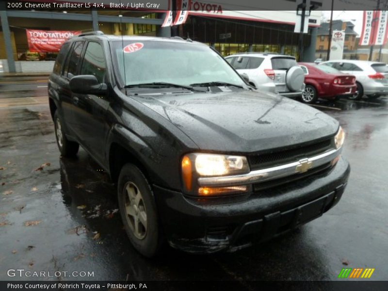 Black / Light Gray 2005 Chevrolet TrailBlazer LS 4x4