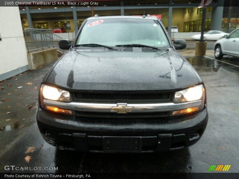 Black / Light Gray 2005 Chevrolet TrailBlazer LS 4x4