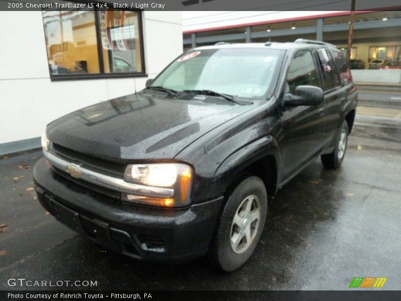 Black / Light Gray 2005 Chevrolet TrailBlazer LS 4x4