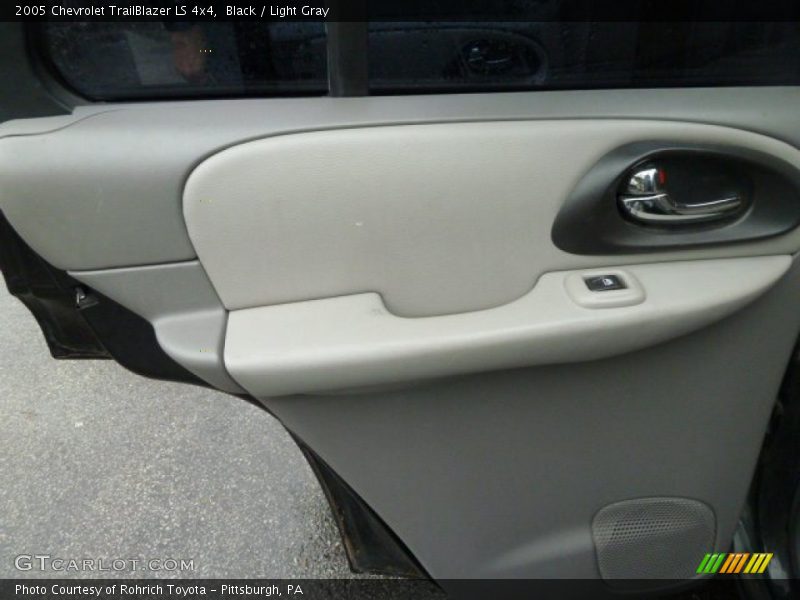 Black / Light Gray 2005 Chevrolet TrailBlazer LS 4x4
