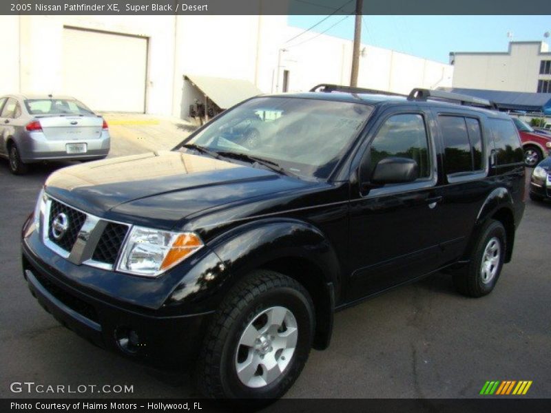 Super Black / Desert 2005 Nissan Pathfinder XE
