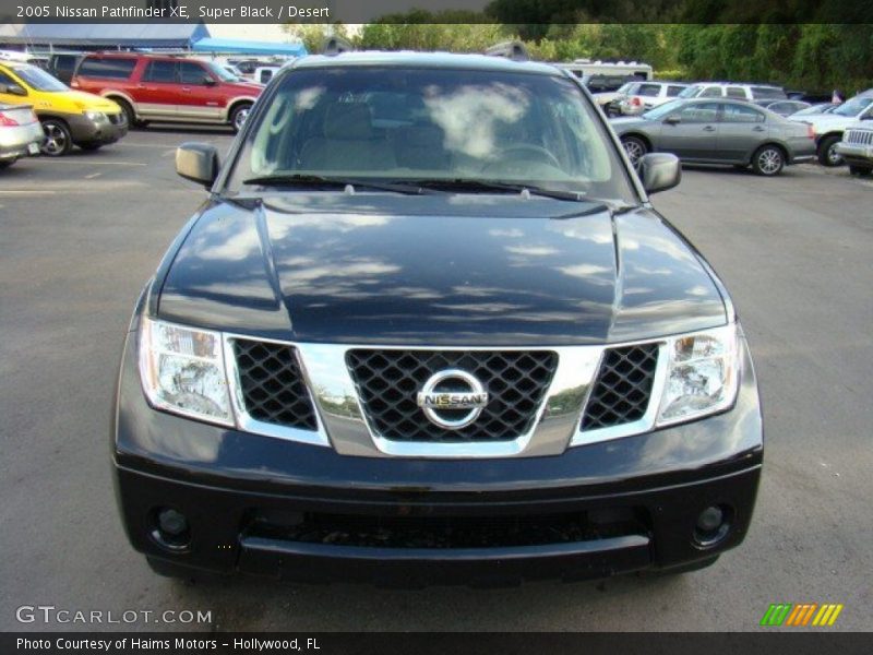 Super Black / Desert 2005 Nissan Pathfinder XE