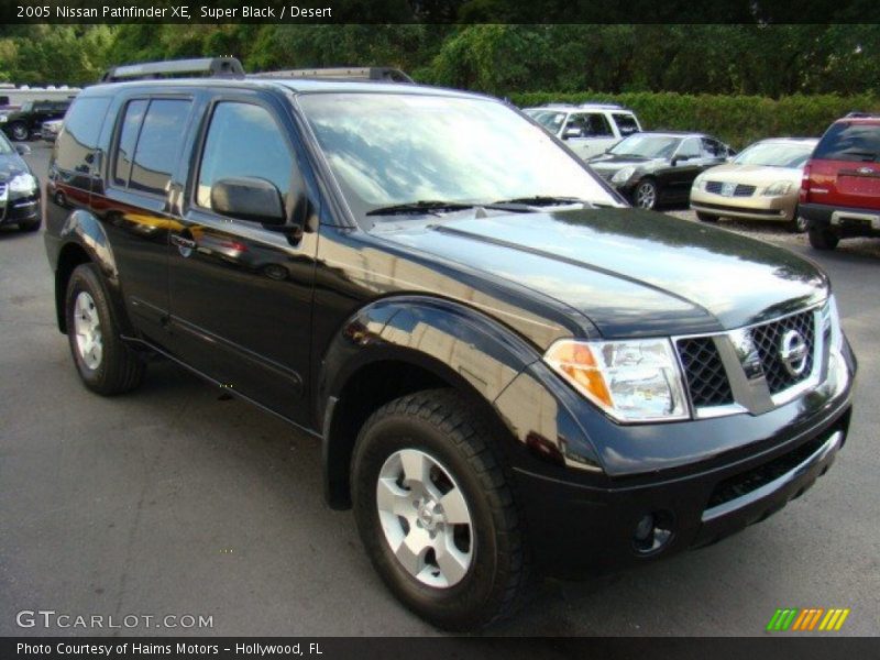 Super Black / Desert 2005 Nissan Pathfinder XE