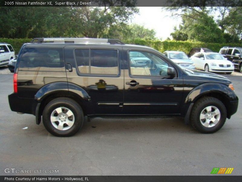 Super Black / Desert 2005 Nissan Pathfinder XE