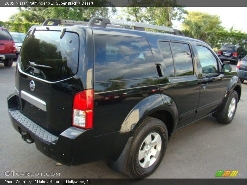 Super Black / Desert 2005 Nissan Pathfinder XE