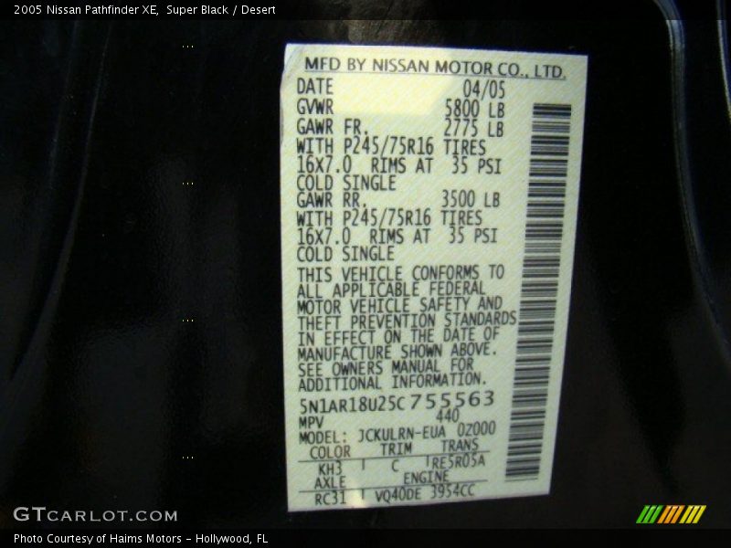 Super Black / Desert 2005 Nissan Pathfinder XE