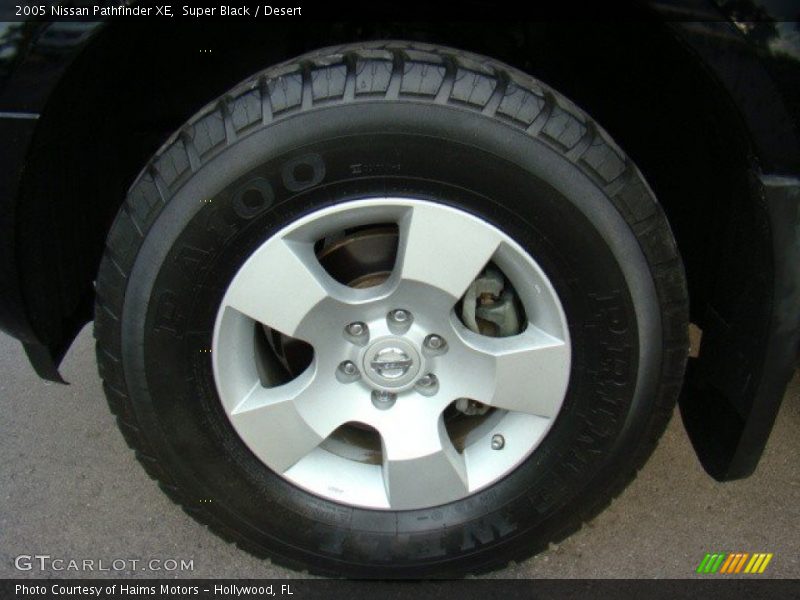 Super Black / Desert 2005 Nissan Pathfinder XE