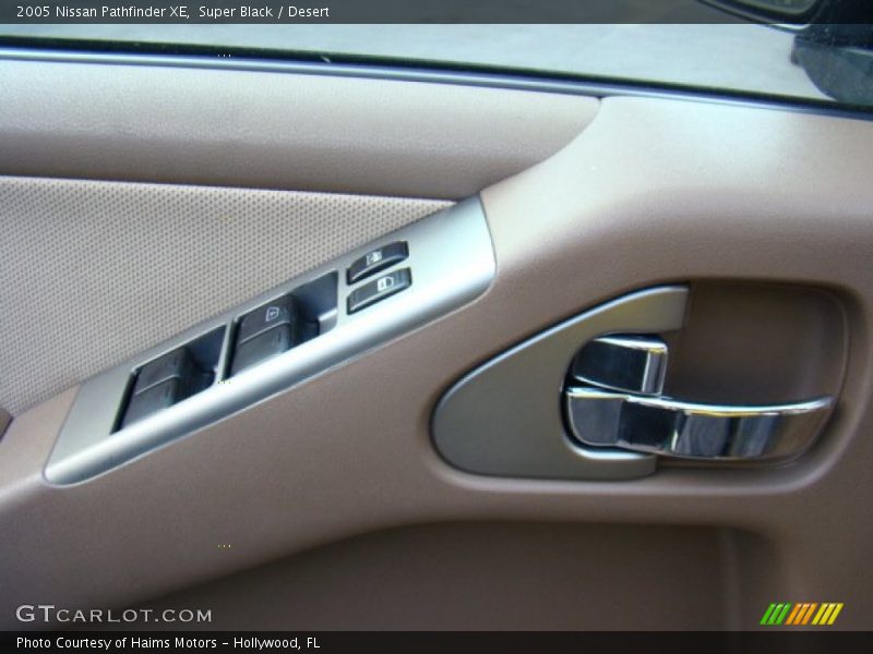 Super Black / Desert 2005 Nissan Pathfinder XE