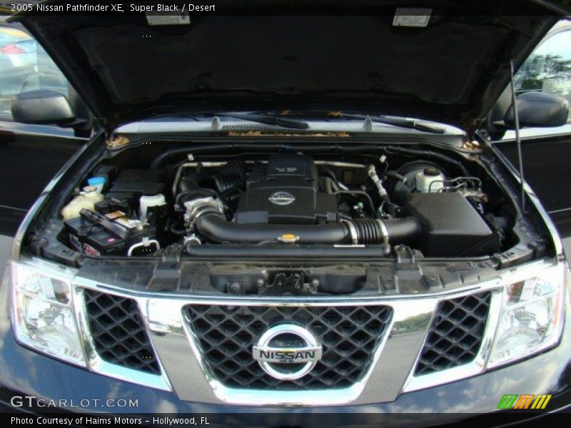 Super Black / Desert 2005 Nissan Pathfinder XE