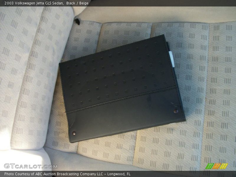 Black / Beige 2003 Volkswagen Jetta GLS Sedan