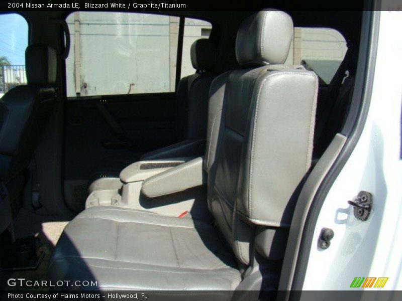 Blizzard White / Graphite/Titanium 2004 Nissan Armada LE
