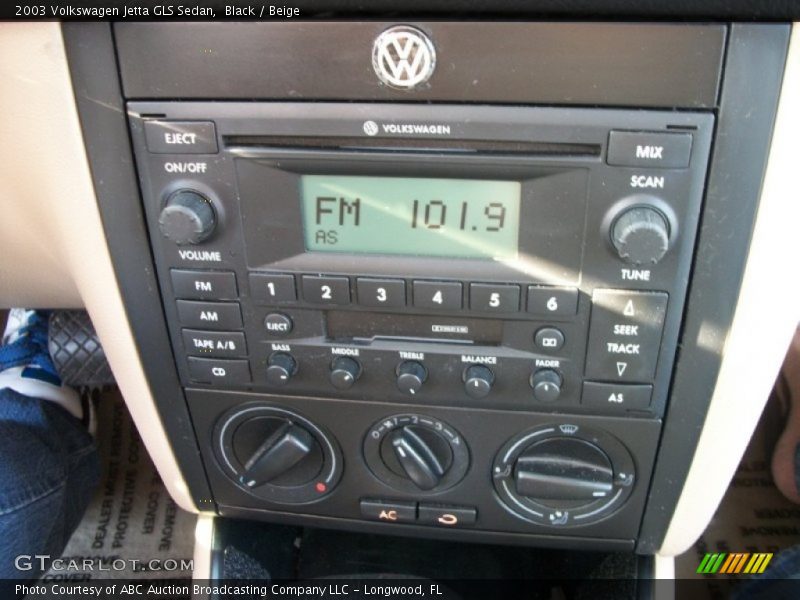 Black / Beige 2003 Volkswagen Jetta GLS Sedan