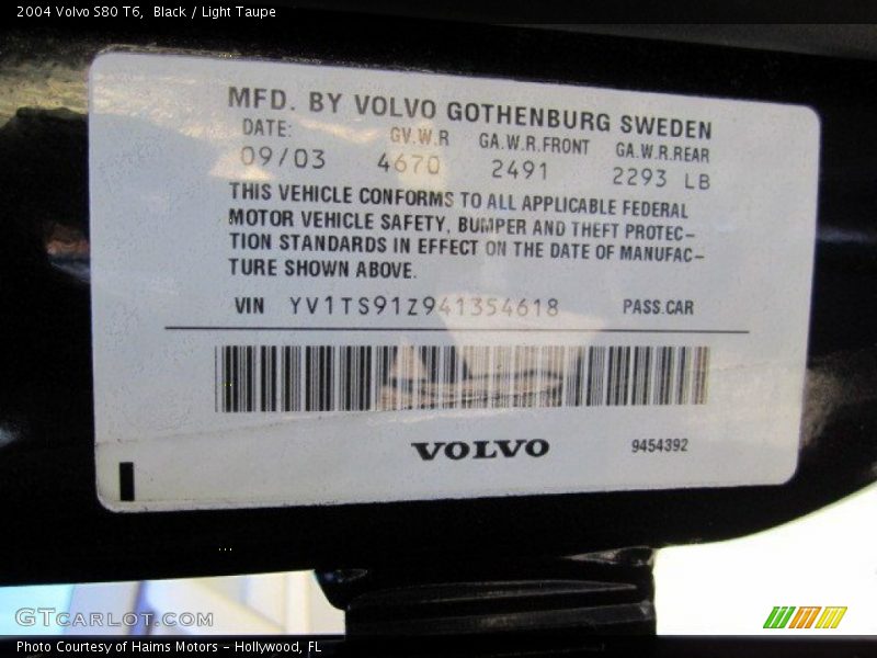 Black / Light Taupe 2004 Volvo S80 T6