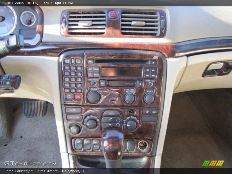 Black / Light Taupe 2004 Volvo S80 T6