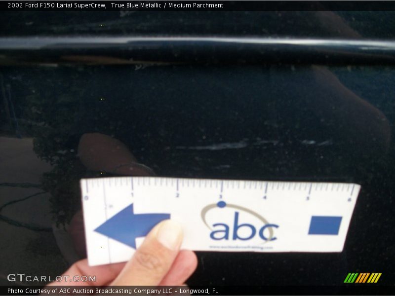 True Blue Metallic / Medium Parchment 2002 Ford F150 Lariat SuperCrew