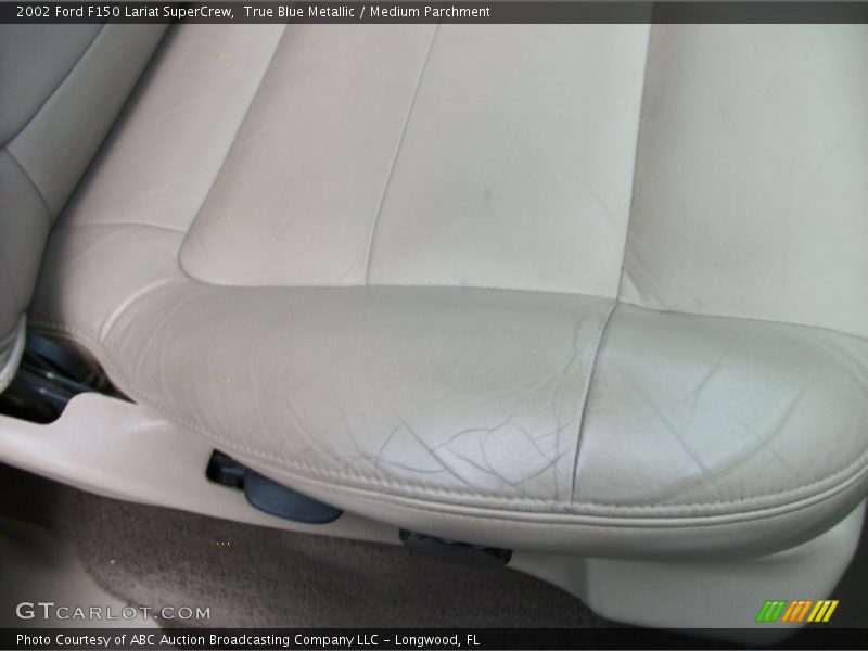 True Blue Metallic / Medium Parchment 2002 Ford F150 Lariat SuperCrew