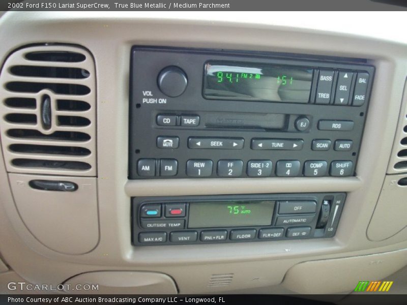 True Blue Metallic / Medium Parchment 2002 Ford F150 Lariat SuperCrew