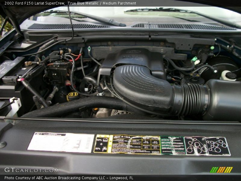 True Blue Metallic / Medium Parchment 2002 Ford F150 Lariat SuperCrew