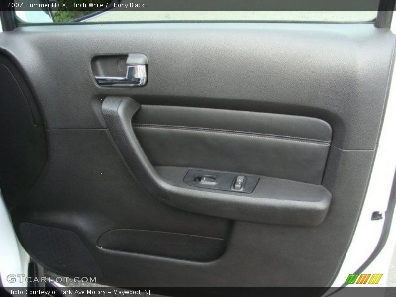 Birch White / Ebony Black 2007 Hummer H3 X
