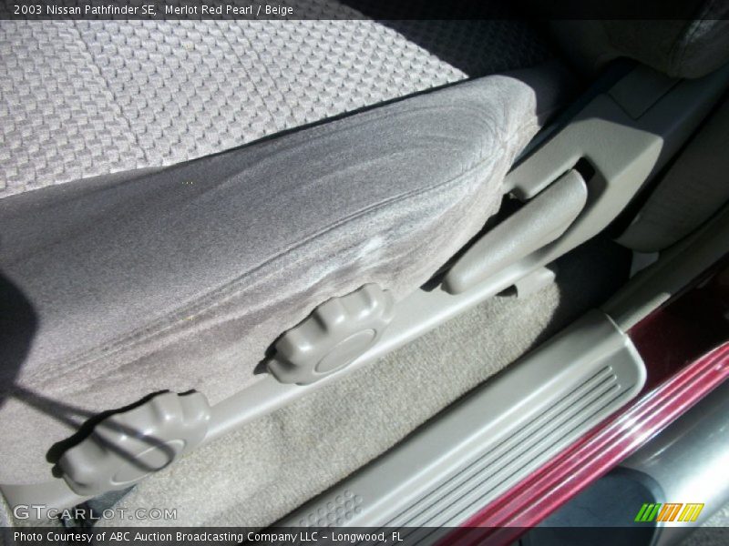 Merlot Red Pearl / Beige 2003 Nissan Pathfinder SE