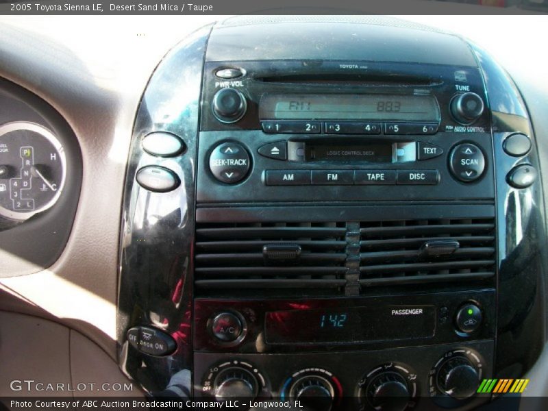 Desert Sand Mica / Taupe 2005 Toyota Sienna LE