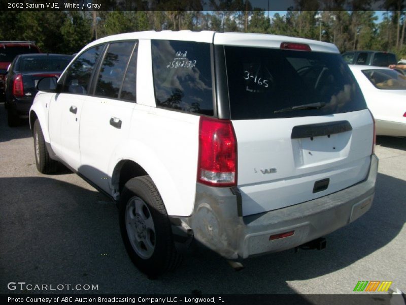 White / Gray 2002 Saturn VUE