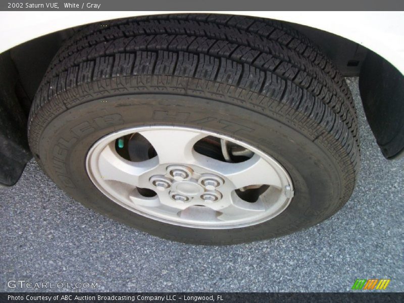 White / Gray 2002 Saturn VUE