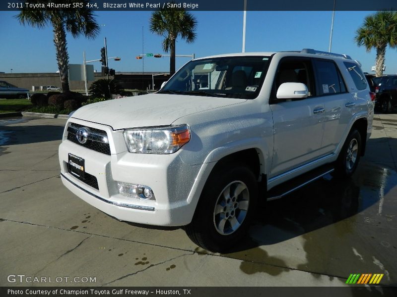 Blizzard White Pearl / Sand Beige 2011 Toyota 4Runner SR5 4x4