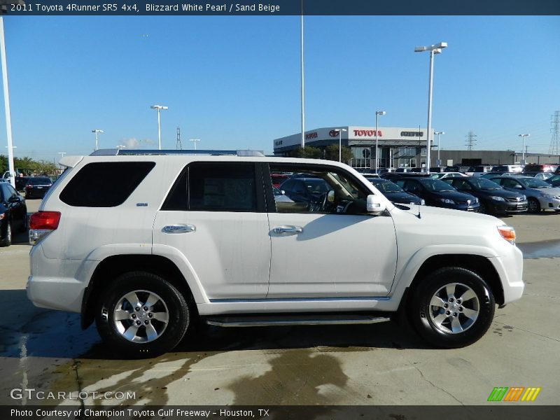 Blizzard White Pearl / Sand Beige 2011 Toyota 4Runner SR5 4x4