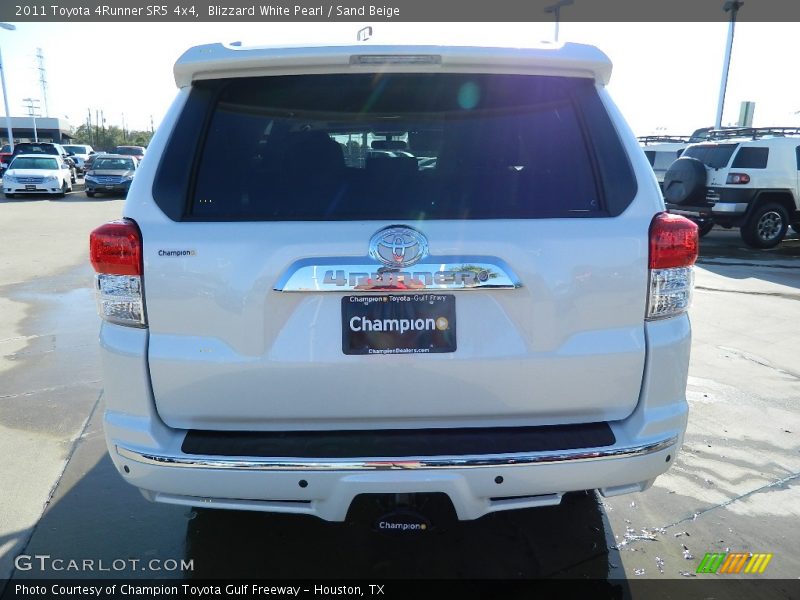 Blizzard White Pearl / Sand Beige 2011 Toyota 4Runner SR5 4x4