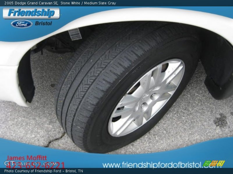 Stone White / Medium Slate Gray 2005 Dodge Grand Caravan SE