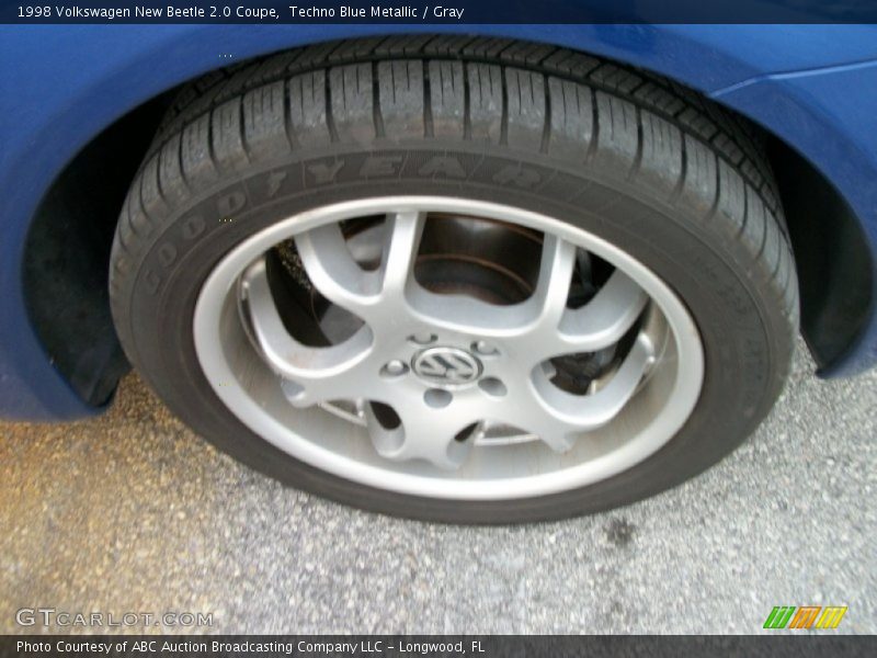 Techno Blue Metallic / Gray 1998 Volkswagen New Beetle 2.0 Coupe