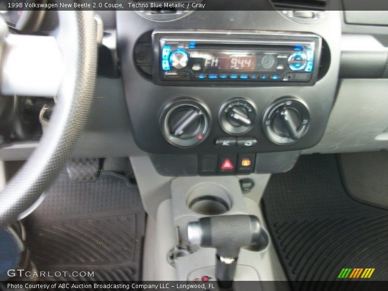 Techno Blue Metallic / Gray 1998 Volkswagen New Beetle 2.0 Coupe